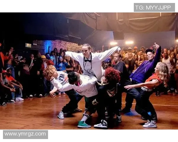 耐克广告展现芭蕾与街舞的完美对决引发热议与思考 耐克广告展现芭蕾与街舞的完美对决引发热议与思考